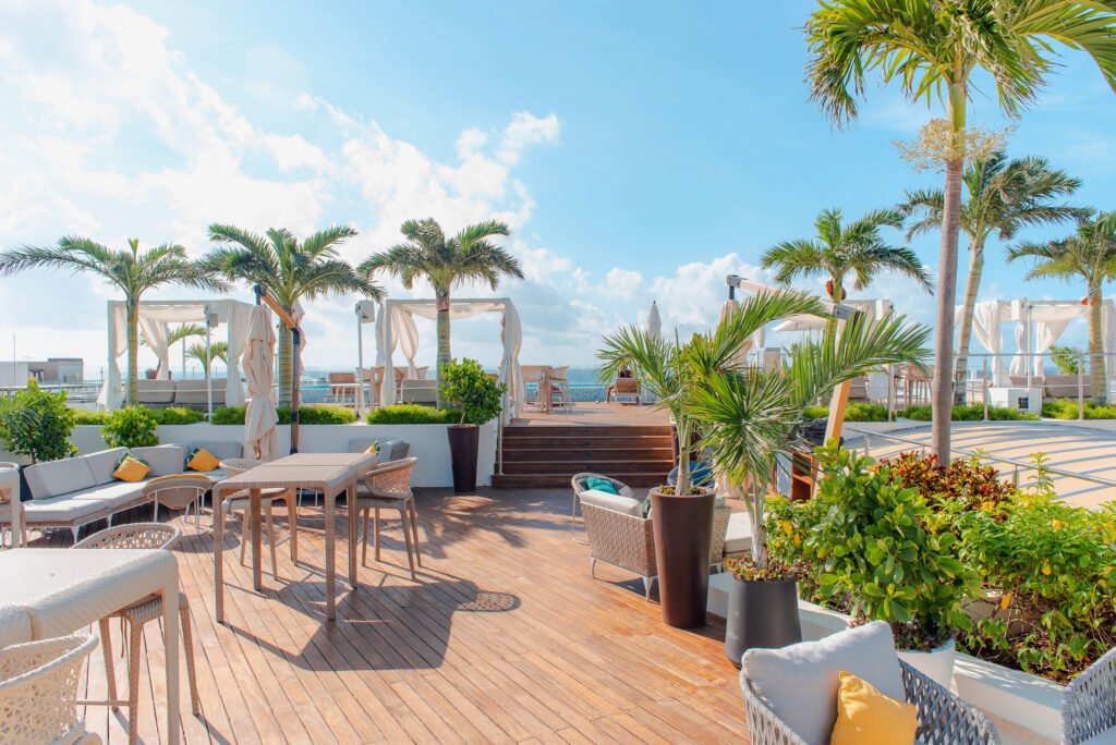 Rooftop 28 Lounge
